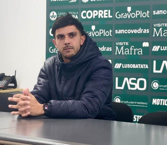CD Mafra and UD Oliveirense Battle to a Stalemate in Challenging Conditions 4